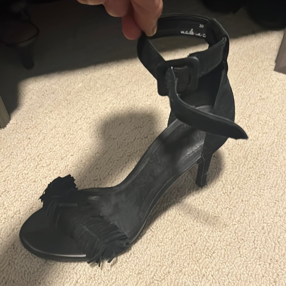Joie black heels